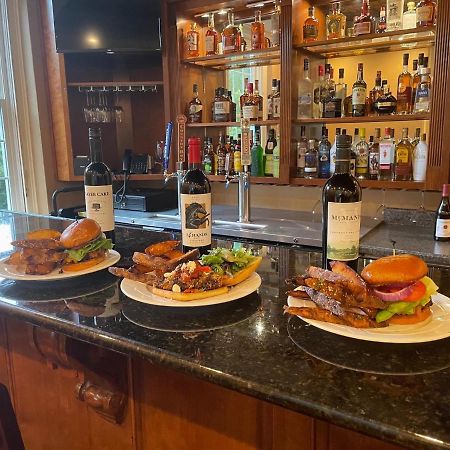 The Woodford Inn Versailles エクステリア 写真