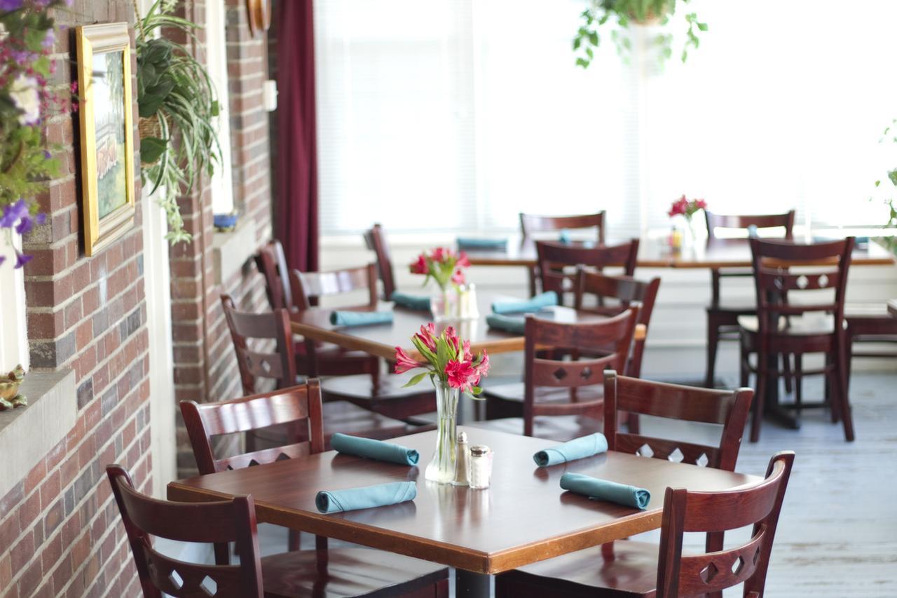 The Woodford Inn Versailles エクステリア 写真
