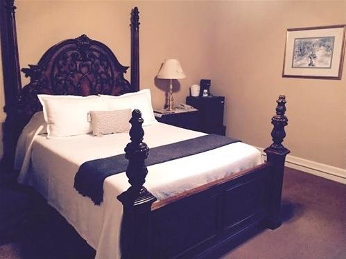 The Woodford Inn Versailles エクステリア 写真